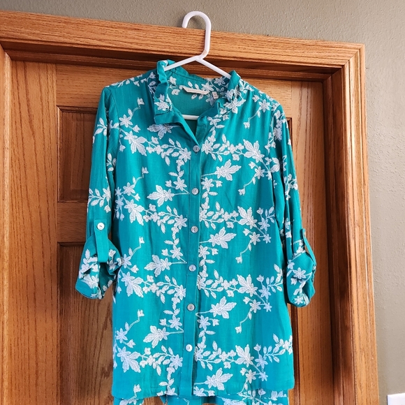 SOFT SURROUNDINGS Embroidered Isla Verde Linen Blend Button-Up Shirt BACK DETAIL - Picture 8 of 12